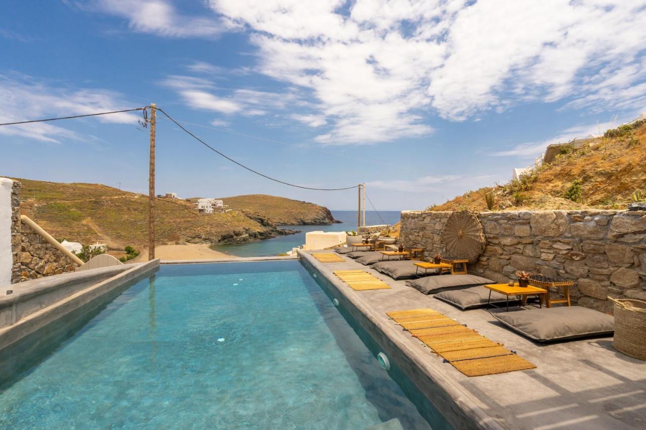 Sea Rock & Sky Private Residence Merchia Beach Exterior photo